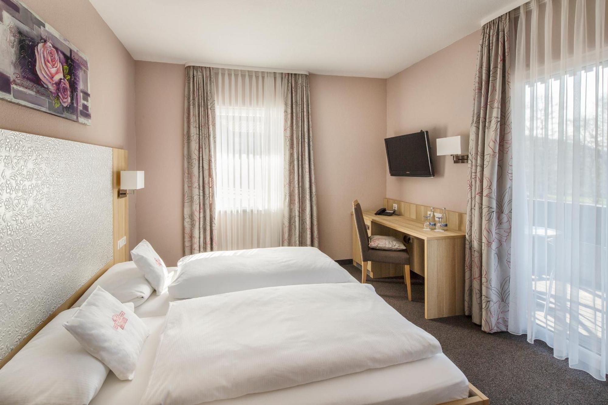 Invite Hotel Loewen Freiburg Екстер'єр фото